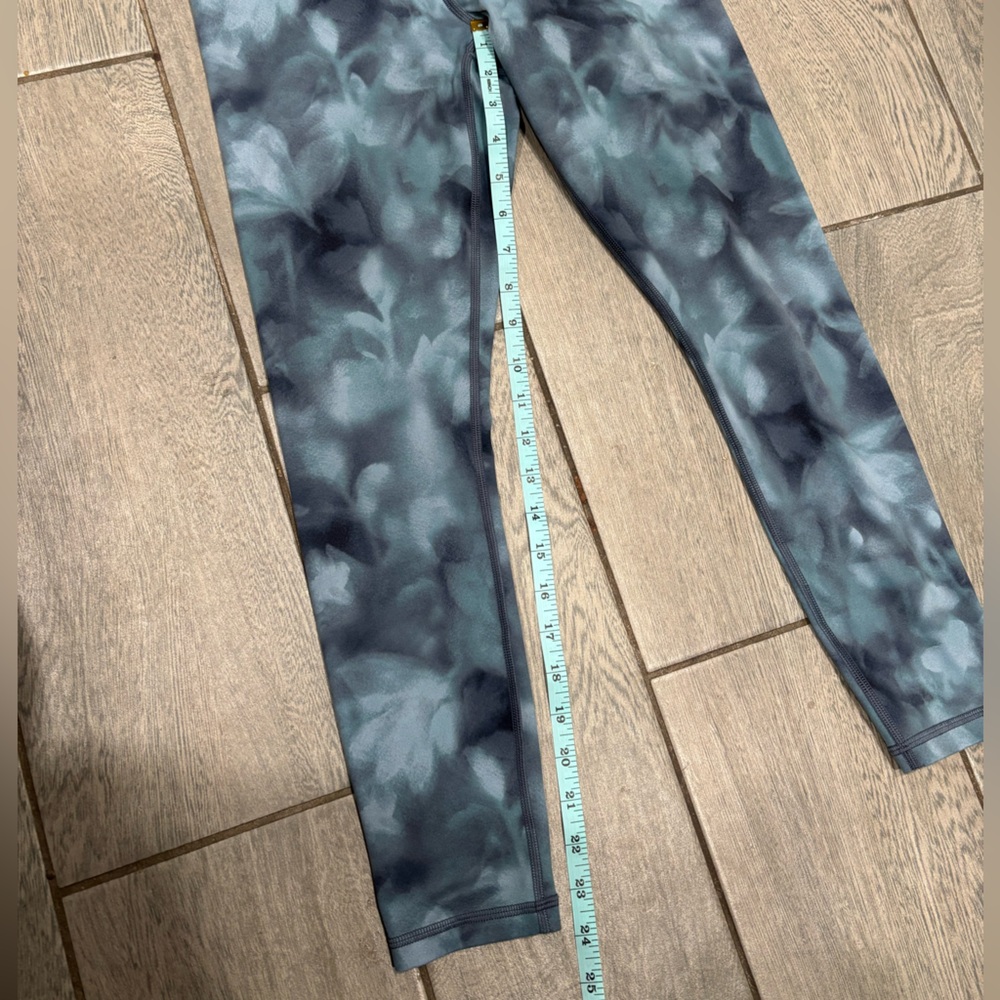 Athleta Elation Printed 7/8 Tight in Serene Riviera Blue, Size S - Picture 4 of 8
